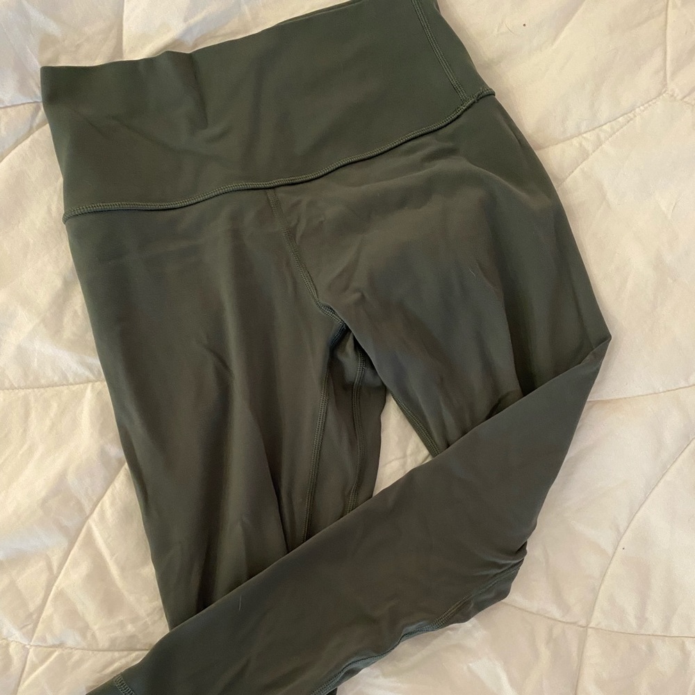 Lululemon align 21” crop. Size 6. Evergreen